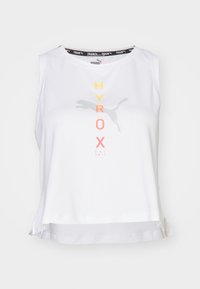 Valkoinen hihaton urheilupaita, jossa on pyöreä kaula-aukko, sivurei'ät ja graafinen painatus "HYROX" keltaisena ja vaaleanpunaisena, harmaalla Puma-logolla.