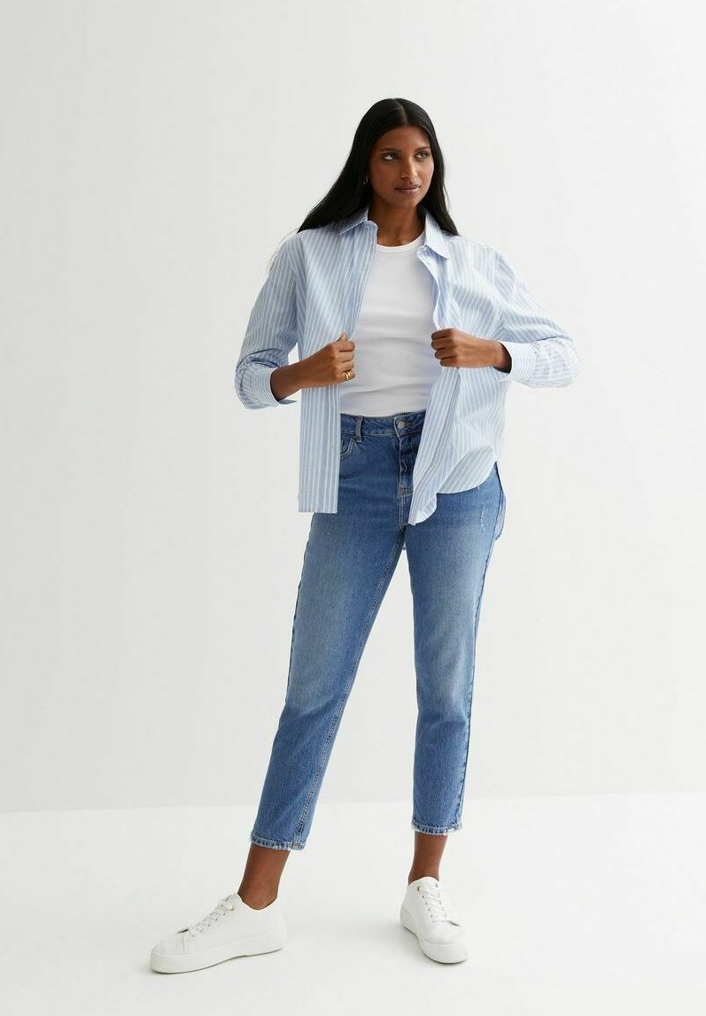 Women's Ribbed Blue Sleeveless Button-Down Top with Collar