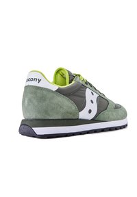 Sneaker grigio-verde con tomaia in suede e nylon, logo e dettagli bianchi, fodera verde lime, suola in gomma nera e design low-top.