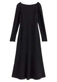 Svart långärmad klänning med en texturerad tyg, med en fyrkantig halsringning och en utsvängd kjol som sträcker sig till mitt på vad.