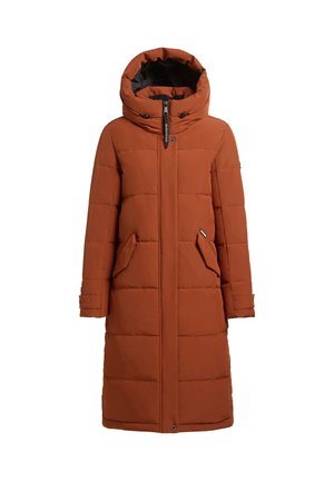 Cappotto imbottito in arancio bruciato, con colletto alto, due tasche laterali e chiusura frontale con zip e dettagli con bottoni a pressione.