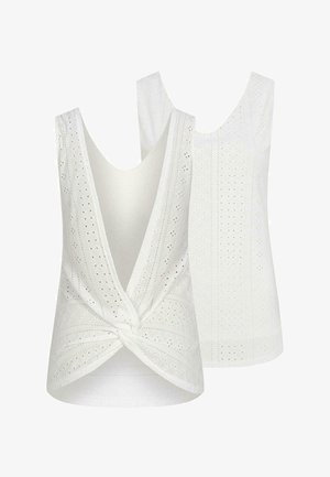 Biała bezrękawnik z głębokim dekoltem w kształcie litery V, z węzełkowym wykończeniem z przodu i wzorem z oczkami. Gładka tekstura, lekki materiał i luźny krój.