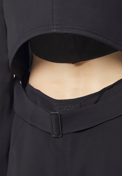 032c SHORT EVENING DRESS - Robe de soirée - dark plum