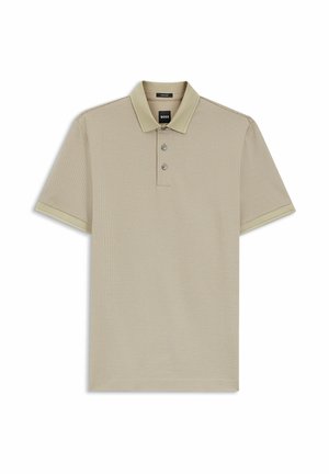 Beige Polohemd mit kurzen Ärmeln, strukturiertem Muster, einfarbigem Kragen, Knopfleiste mit zwei Knöpfen und "BOSS" Markenlabel innen am Kragen.