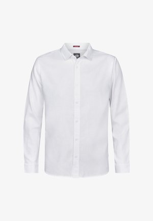 Camisa blanca de manga larga hecha de algodón, con cuello clásico, cierre frontal con botones y puños con botones. Textura suave, sin estampados.