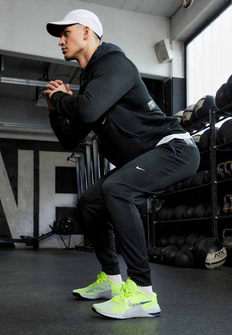 nike axis prem