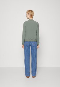 Vero Moda Tall VMCOCO - Bomber-jakk - laurel wreath