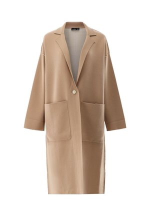 Cardigan lungo beige realizzato in tessuto morbido, con revers a punta, chiusura con un solo bottone e due tasche frontali. Vestibilità ampia e rilassata.