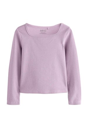 Ribbed anyagból készült lila, hosszú ujjú felső, négyzet alakú nyakkivágással és fitted sziluettel. Egyszerű design, látható minták vagy díszítések nélkül.