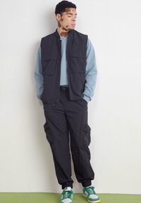 Nike Sportswear TECH WOVEN - Παντελόνι cargo - black