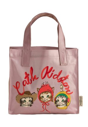 Kleine pinke Tragetasche mit drei illustrierten Kätzchen, die einen Cowboyhut, ein rotes Mützchen und einen gelben Raumhelm tragen, mit rotem "Cath Kidston" Text.