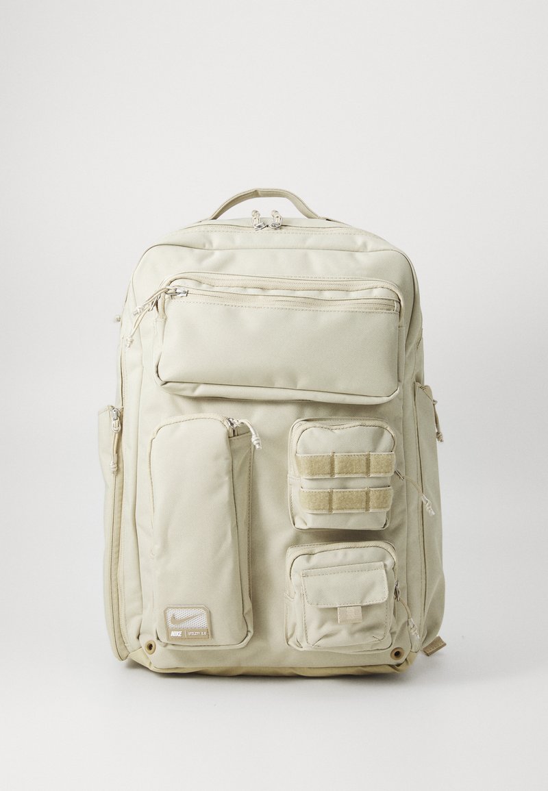 Nike Performance UTILITY ELITE - Matkakott - desert khaki