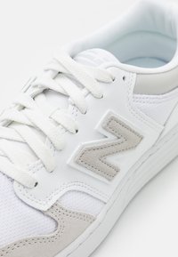 New Balance BB480 UNISEX - Sneakers basse - white/light grey melange