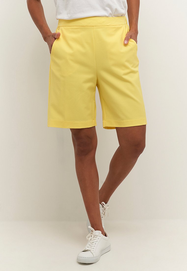 Kaffe Shorts geel