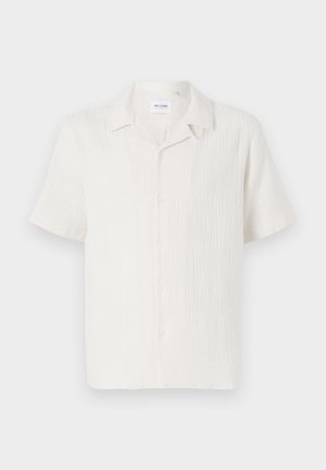 Koszula z krótkim rękawem, zapinana na guziki, w jasnym odcieniu kremowym, z delikatnym wzorem teksturowym i klasycznym fasonem kołnierzyka.