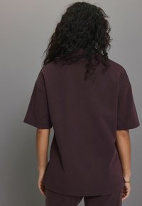 Next Polotričko - burgundy red
