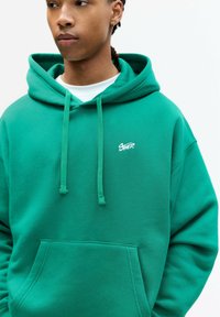 PULL&BEAR Sweat à capuche - green