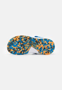Superfit CRISS CROSS UNISEX - Vaellussandaalit - blau/orange