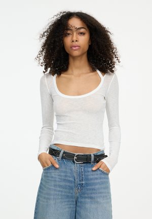 PULL&BEAR DOUBLE-LAYER WITH STRAPS  - Langærmet T-shirt - white