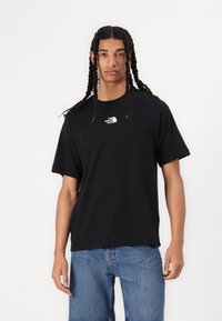 The North Face - MENS TEE RELAXED CENTRAL LOGO - Print T-shirt - black/white Thumbnail Image 1