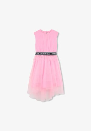 Robe rose sans manches, jupe en tulle superposée et taille élastique noire marquée "KARL LAGERFELD". Texture lisse.