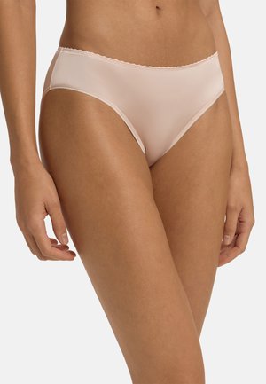Mutande hipster senza cuciture di un delicato rosa, realizzate in tessuto liscio, con un bordo a ondina e un design a vita media per il massimo comfort.