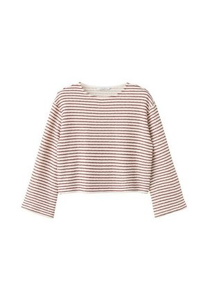 Pull en maille à manches longues et court, à fines rayures horizontales rouges et blanches et à encolure ronde.