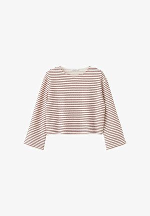 Pull en maille à manches longues et court, à fines rayures horizontales rouges et blanches et à encolure ronde.