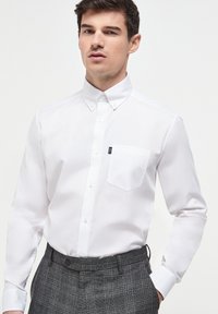 Next Ing - white