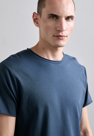 Filippa K ROLL NECK TEE - Tricou basic - dawn blue