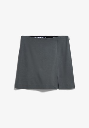 Dunkelgrauer kurzer Rock mit leichtem Schlitz vorne auf der rechten Seite, aus glattem Stoff gefertigt, mit subtil figurbetonter Form.