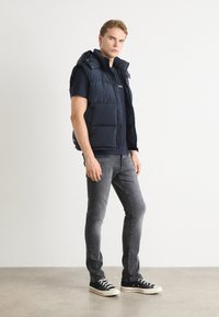 Tommy Jeans ALASKA - Liivi - dark night navy