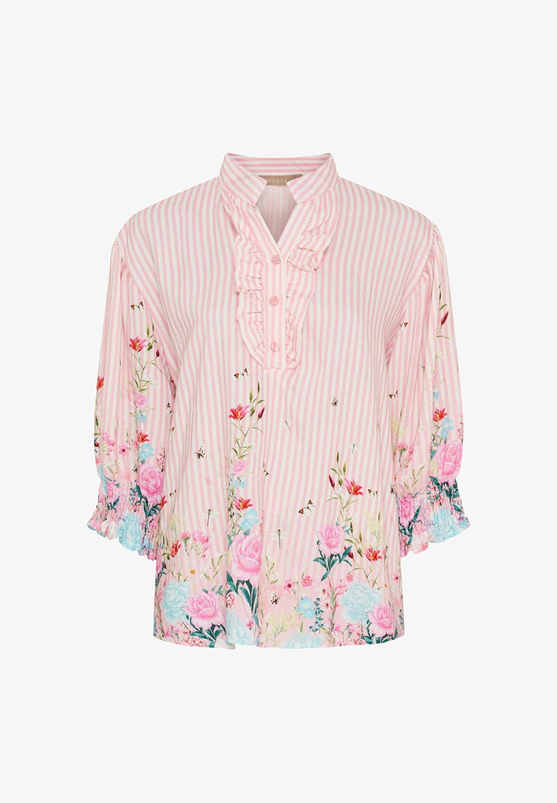 Blomsterbluse med pink og hvide striber, flæsekrave og trekvartærmer. Har multicolorede blomster mønstre og knaplukning.