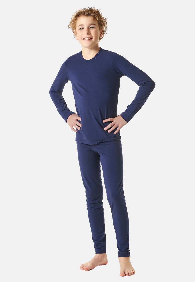 Maglione termico a maniche lunghe di colore blu navy e pantaloni abbinati realizzati in tessuto morbido ed elastico; progettati per il comfort e il calore, con una silhouette aderente.