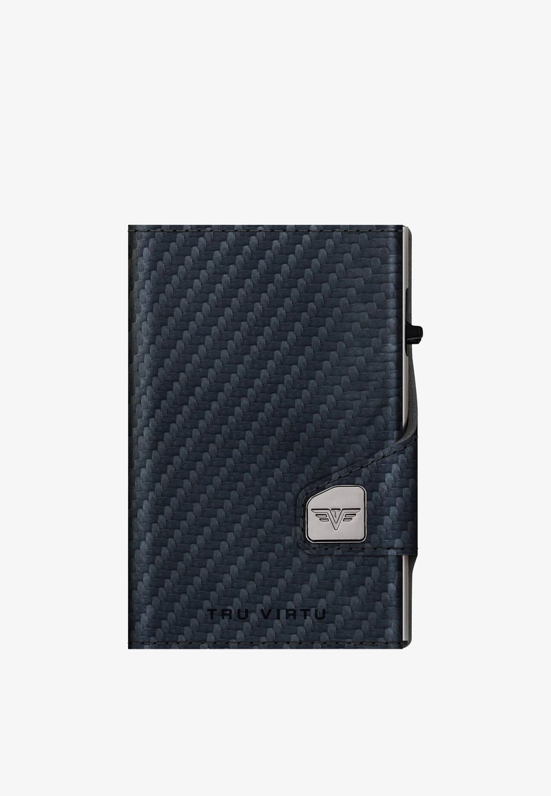 Denarnica iz črnega ogljikovih vlaken z teksturirano površino, ki ima srebrno barvno oznako in eleganten, pravokoten dizajn.