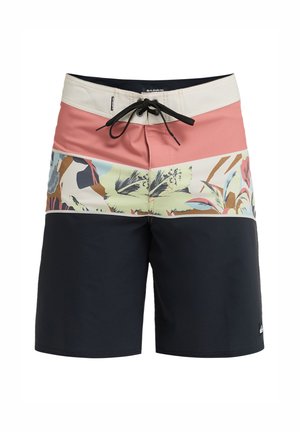 Męskie kąpielówki w wielokolorowe panele: różowy, jasny beż, kwiatowy wzór i granatowy. Z przodu sznurek do wiązania i gładka faktura.