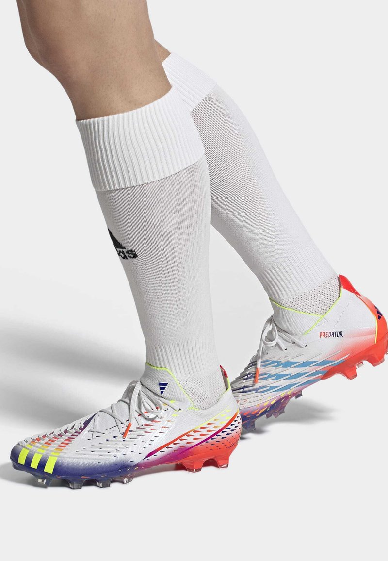 crampons ag artificial grass