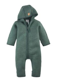 Grüner Fleece-Einteiler mit Kapuze, ausgestattet mit einem Frontreißverschluss, gerippten Bündchen und einem kleinen Leder-Logopatch auf der Brust.