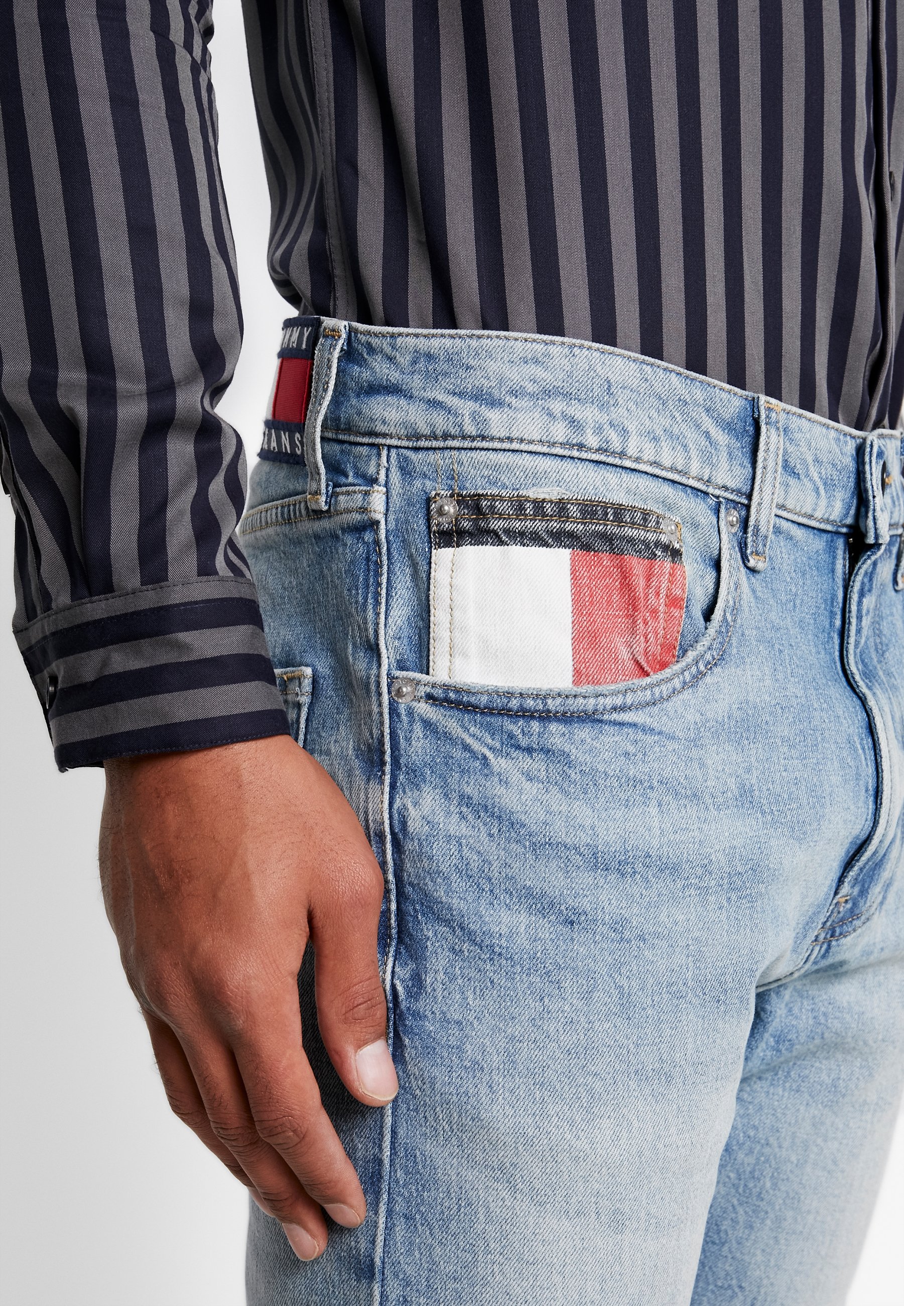 tommy jeans modern tapered jeans