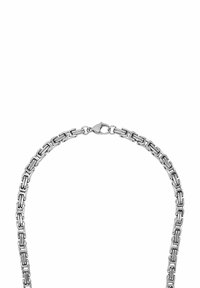 Collana in argento con maglie rettangolari intrecciate e chiusura a moschettone. Texture liscia con una finitura lucida.