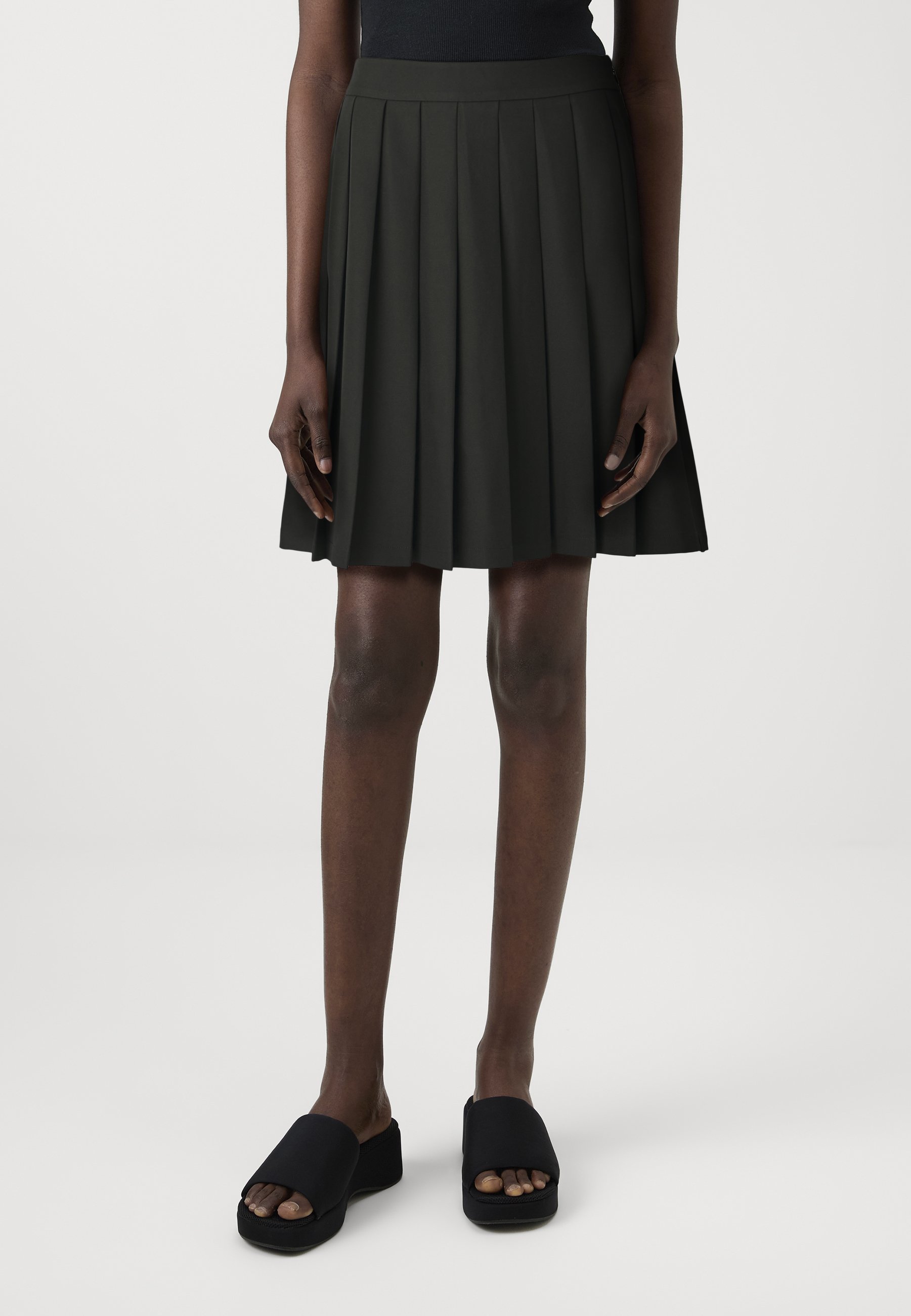 VENICEW Black Gathered Miniskirt ミニスカート VENICEW Black Gathered Miniskirt ミニスカート