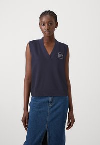 GAP Topper - navy uniform