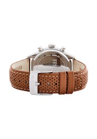 Orologio con cinturino in pelle marrone perforata, cassa in acciaio inossidabile e hardware argentato. Presenta una superficie liscia e un logo sulla fibbia.