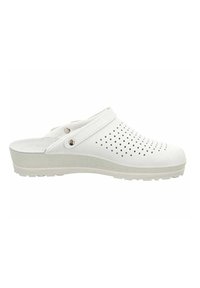 Weiße Clogs mit perforiertem Design, flacher Sohle und verstellbarem Riemen. Hergestellt aus leichtem Material, mit strukturiertem Boden für guten Halt.