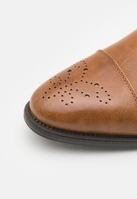 Thumbnail Image 6