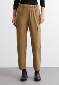 Marc O'Polo JOGGER STYLE WAIST - Cargohose - melted nougat