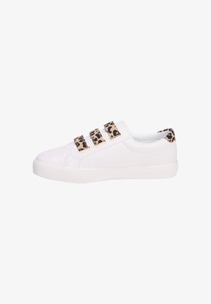 Weißer Sneaker mit drei Leoprint-Riemen, glattem synthetischem Obermaterial, Gummisohle, runder Zehenpartie und minimalistischem Design.