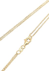 Halskette aus goldfarbenem Metall mit zarten Gliedern, einem Karabinerverschluss und einer glatten, glänzenden Oberfläche. Die Kettenlänge ist verstellbar.
