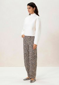 Sissy-Boy BALLON SCHNITT UND LEOPRINT - Jean Mom - braun