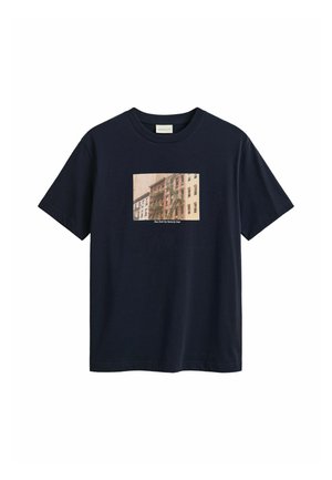 GANT, GANT SEASONAL GRAPHIC T-SHIRT - T-Shirt print - evening blue